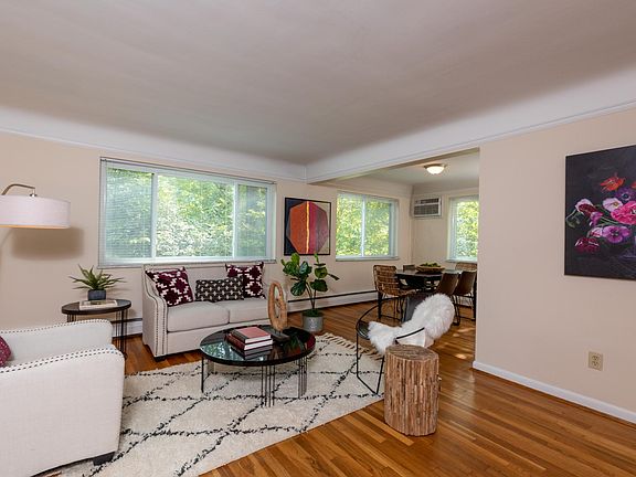 4th image of 3525 Linwood Ave APT 2