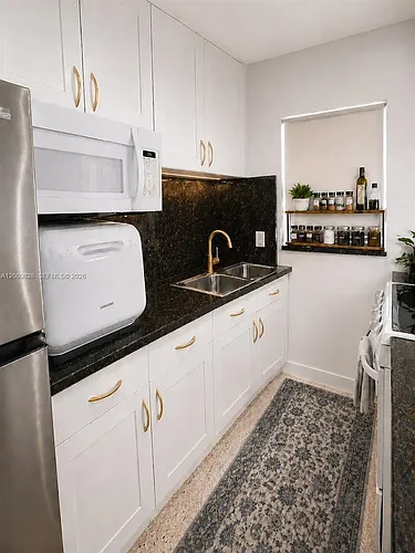 40 Salamanca Ave #8 Photo 1