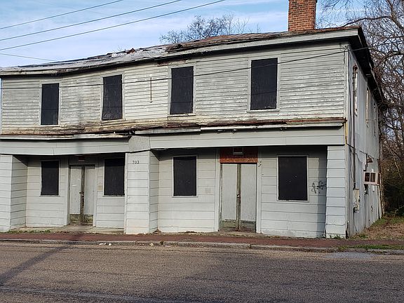 2nd image of 703 Grove Ave
