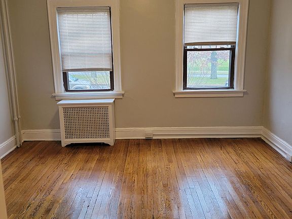 4th image of 130 Bradley Ave #401