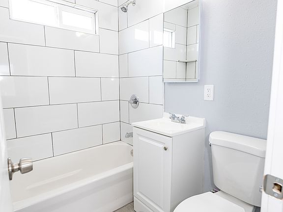 3rd image of 1134 E Hyde Park Blvd #1132