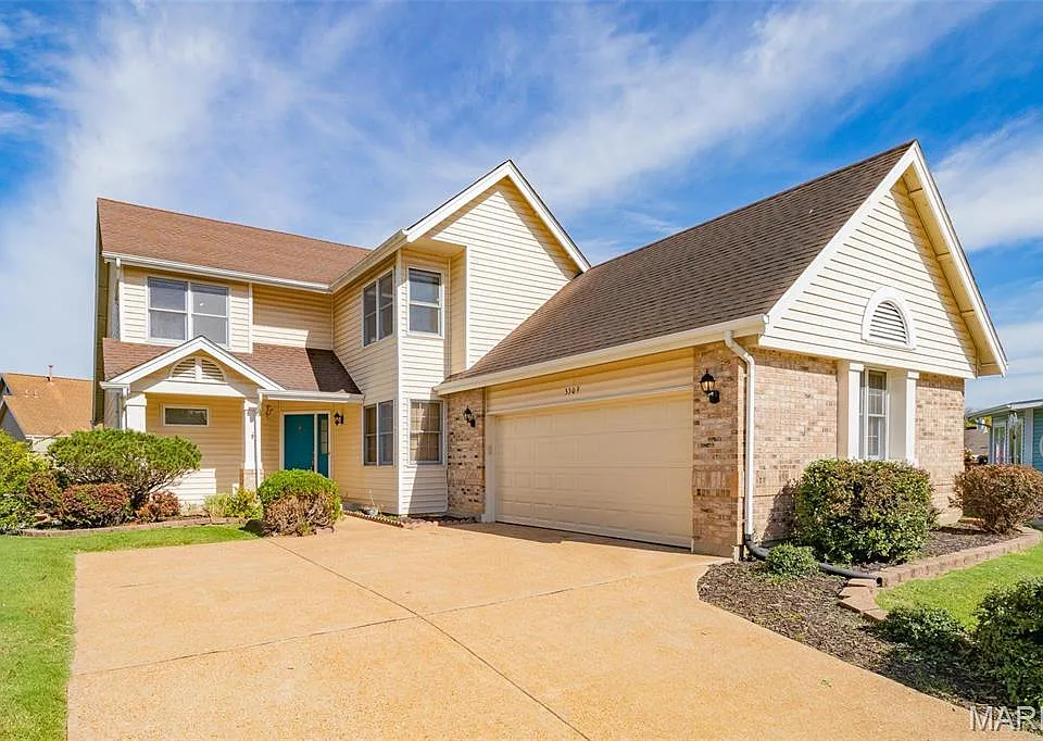 3309 Lower Lakes Estates Dr