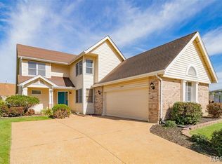 3309 Lower Lakes Estates Dr, Valley Park, MO 63088