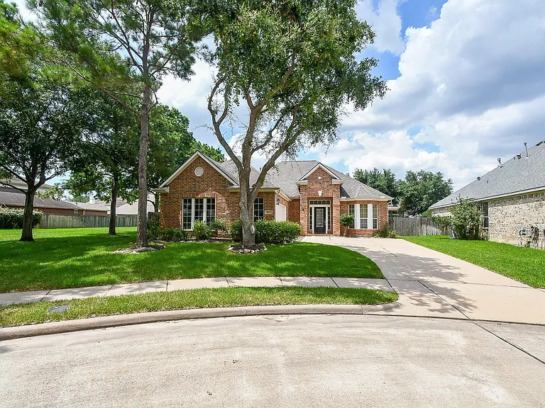 4703 Camden Brook Ln — Photo 2