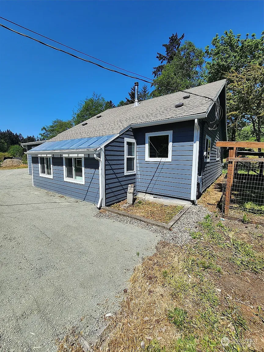 2033 E Keller Dr — Photo 1