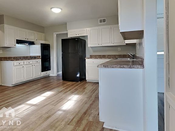 5th image of 2888 Baywood Dr