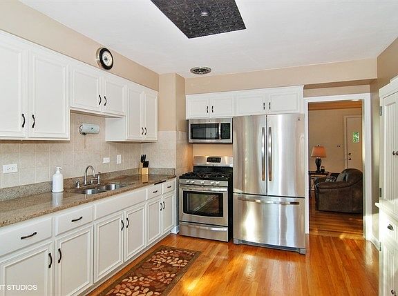 3rd image of 1915 Kensington Ave