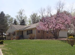 102 N Bunker Hill Dr, Junction City, KS 66441