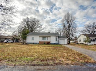 1501 Glen Vista Dr, Godfrey, IL 62035