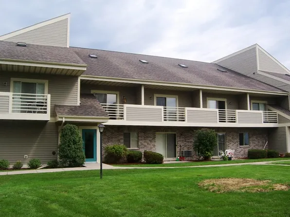 Woodfield Apartments, 1003 W Main St APT 211, Watertown, WI 53094