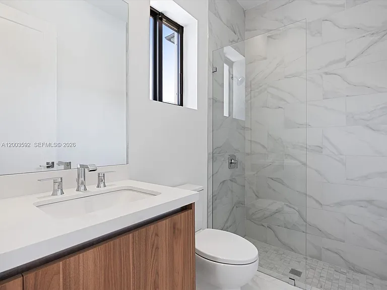 19602 NE 14th Ct — Photo 42