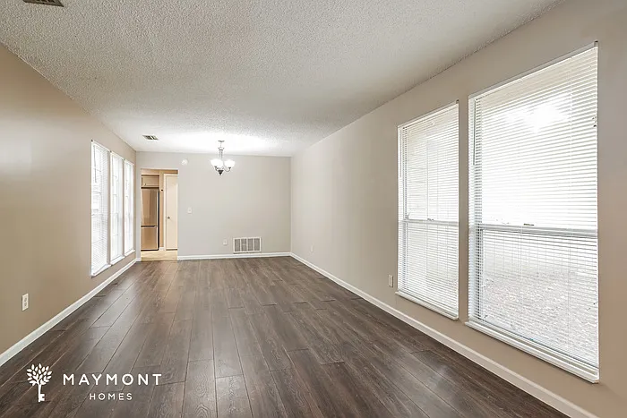 1413 Dolphin St — Photo 10