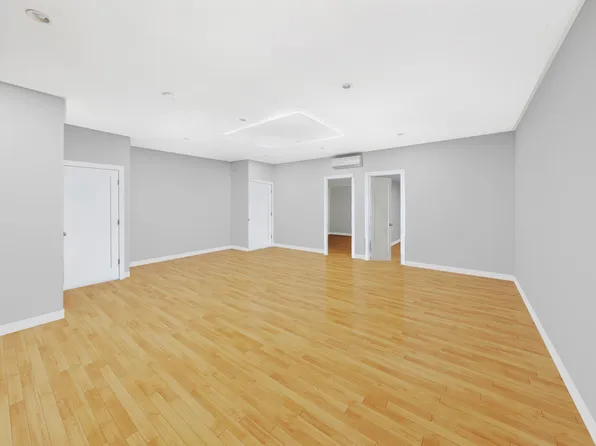 354 Grand Street image 8 of 13