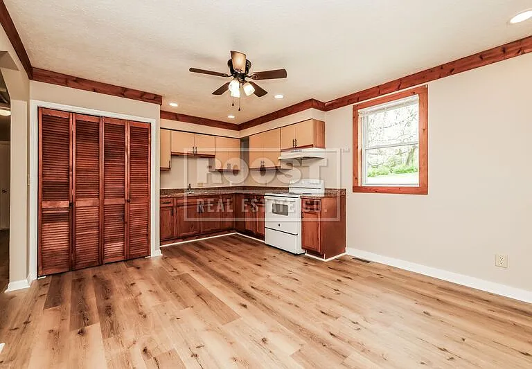 2406 Springfield Xenia Rd — Photo 8