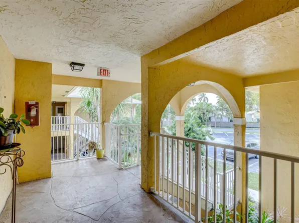 811 SE 4th Avenue #202, Dania Beach, FL 33004
