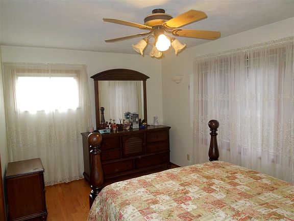 5th image of 229 Knollwood Dr