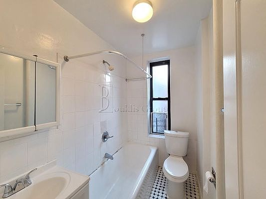 4th image of 27-22 23rd St #3B