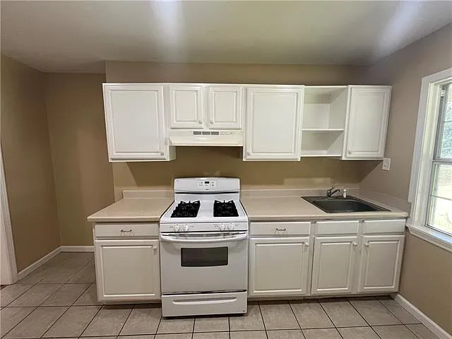 715 Community St — Photo 5
