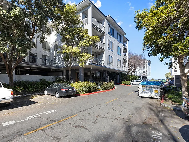 3 Admiral Dr #F263 — Photo 24