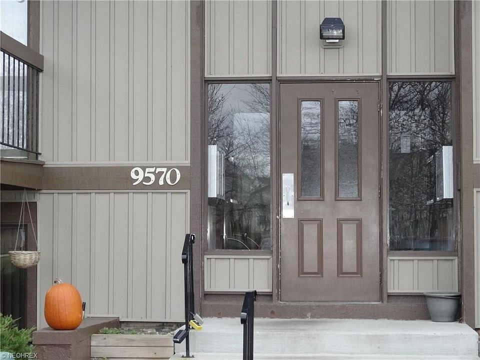 1st image of 9570 Cove Dr Unit 24