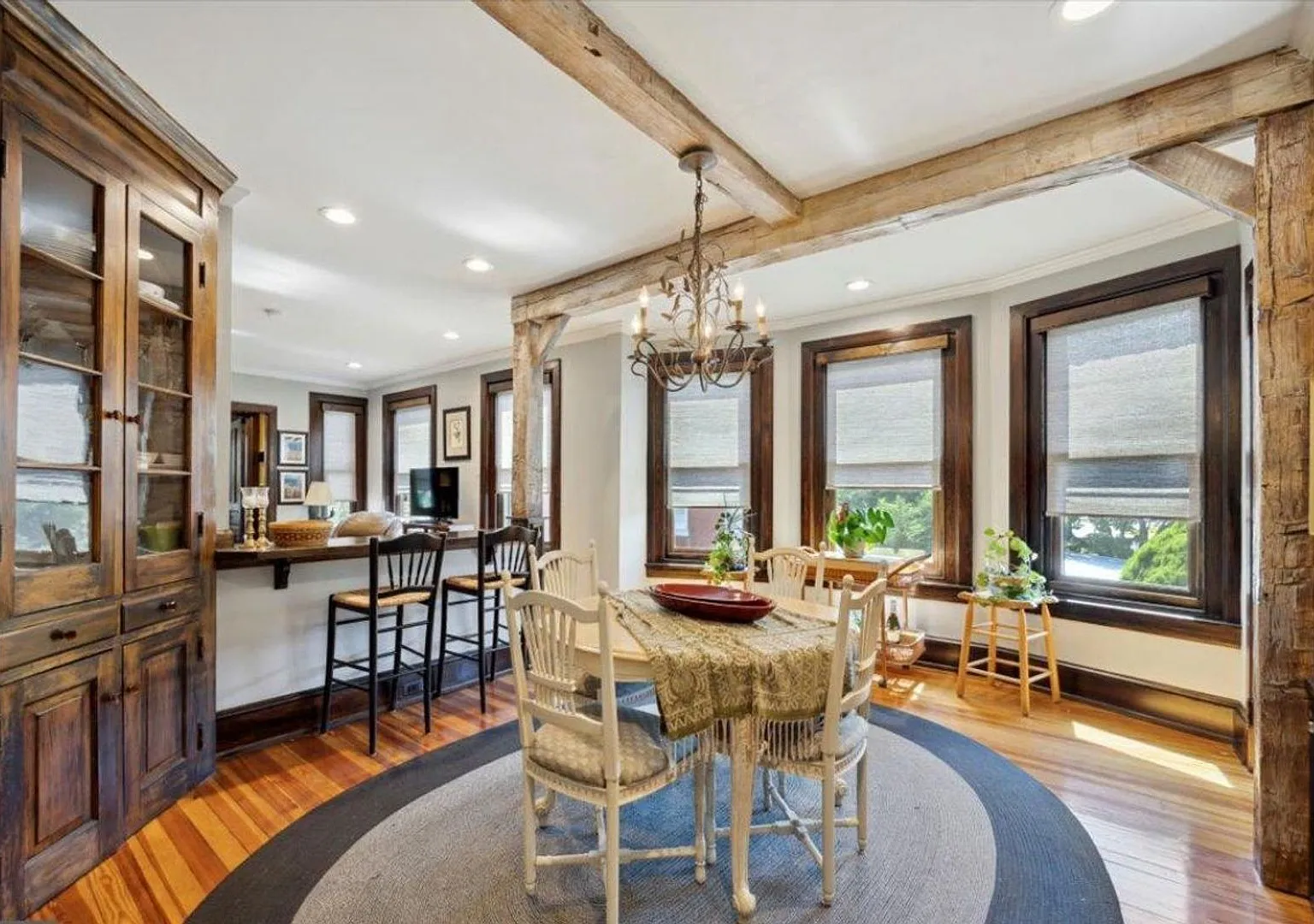 415 W Union St — Photo 1