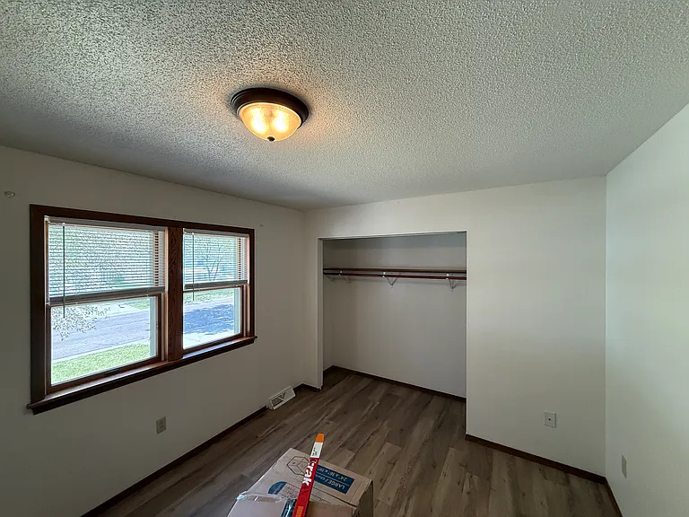 1012 Castlewood Dr — Photo 7