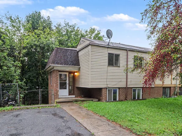 518 Saint Marys Dr #1, Harrisburg, PA 17113