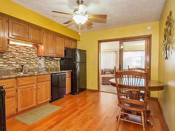 5th image of 2845 W 63rd St