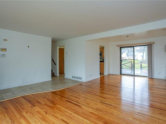 5th image of 16 Morris Dr