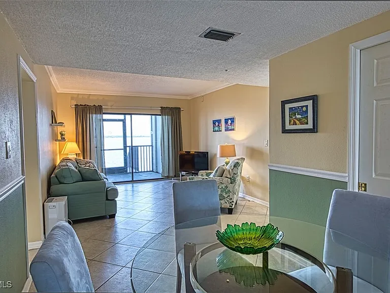 1900 Virginia Ave #102 — Photo 7