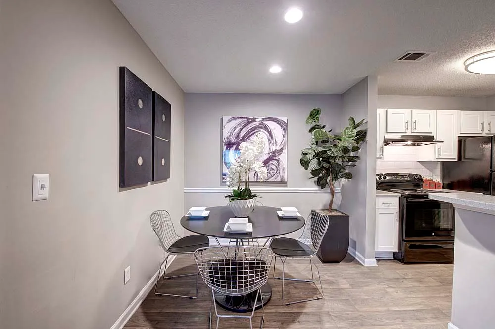 200 Braehill Apartments — Photo 4