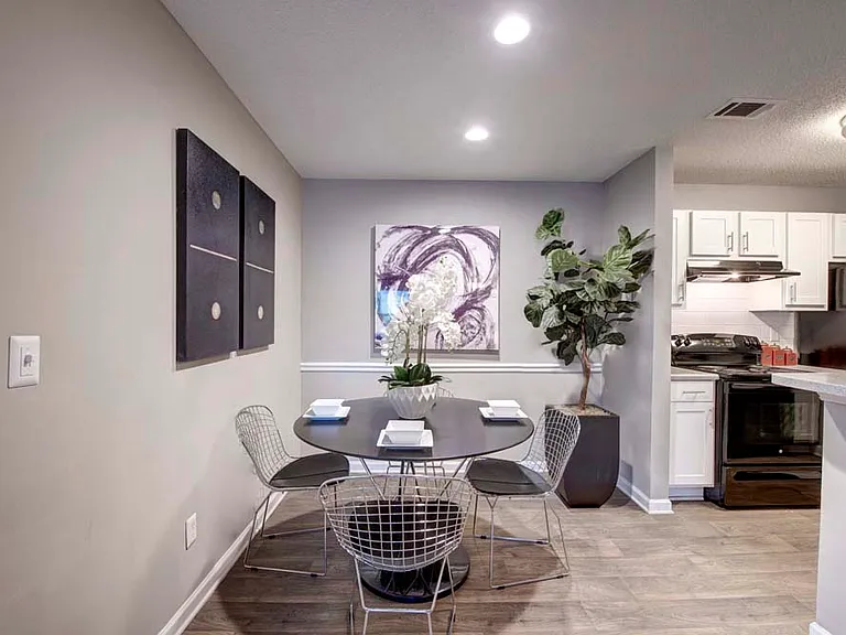 200 Braehill Apartments — Photo 4