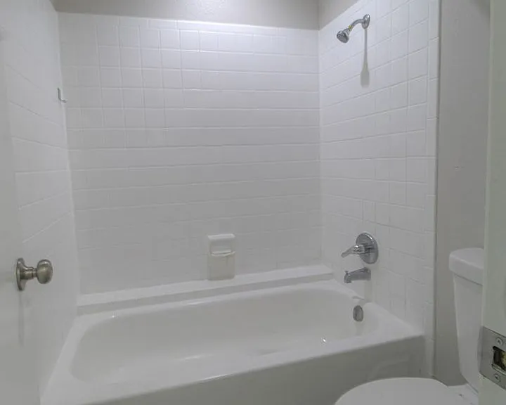 3815 Bremen Ave — Photo 23