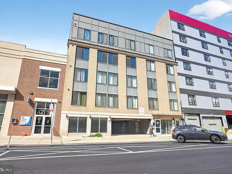 4217 Chestnut St #304 — Photo 3