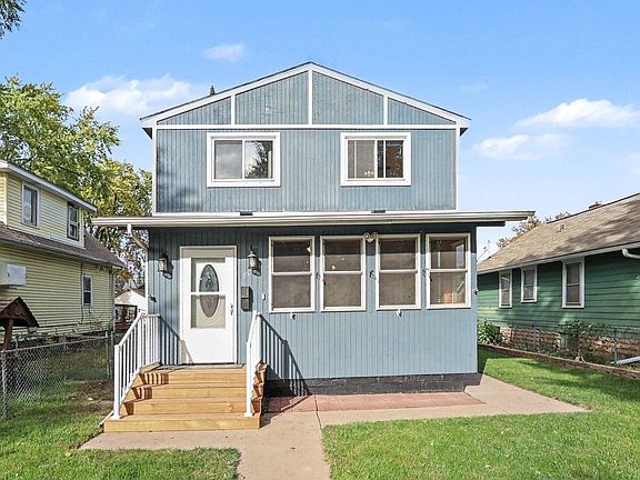 3rd image of 1157 Cook Ave E