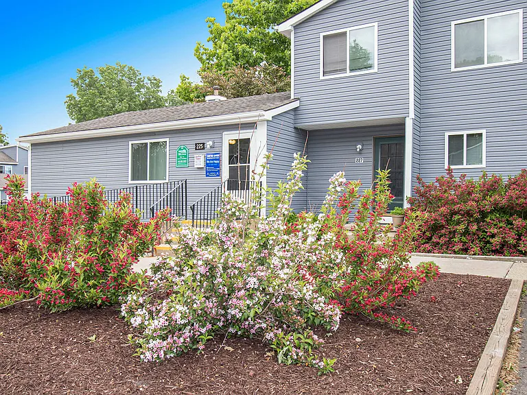 Westwind Townhomes — Photo 3