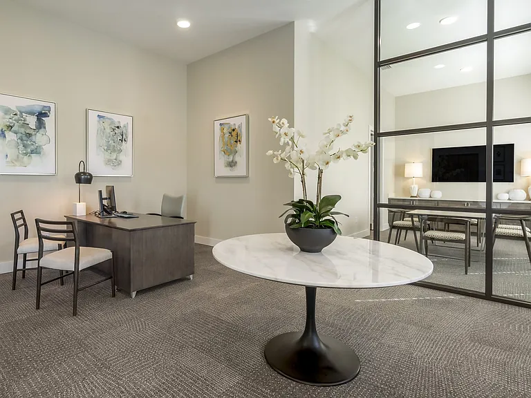 Lago Apartments — Photo 10