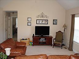 4th image of 542 Heartland Ln