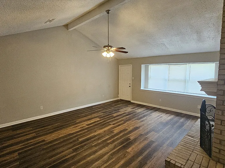 23915 Spring Fork Dr — Photo 3