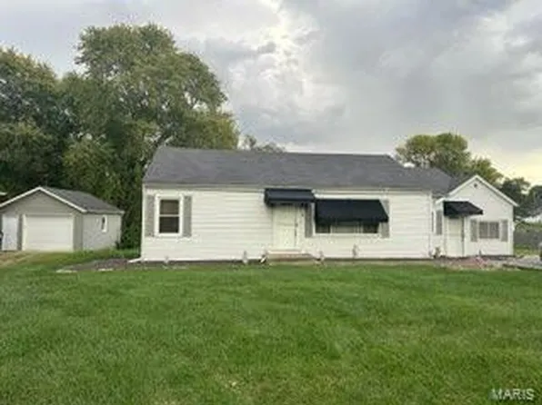 14 Mount Vernon Dr, Fairview Heights, IL 62208