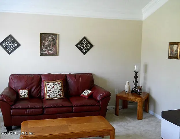 4 bed, 2002 sqft, $2,800 — Photo 3
