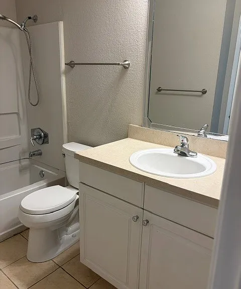 2nd floor ensuite bathroom