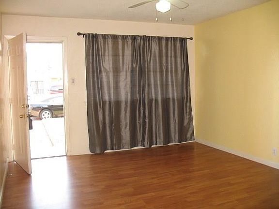 5th image of 814 N East St