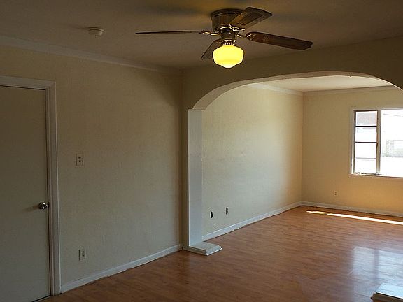 3rd image of 106 W Ethel Ave