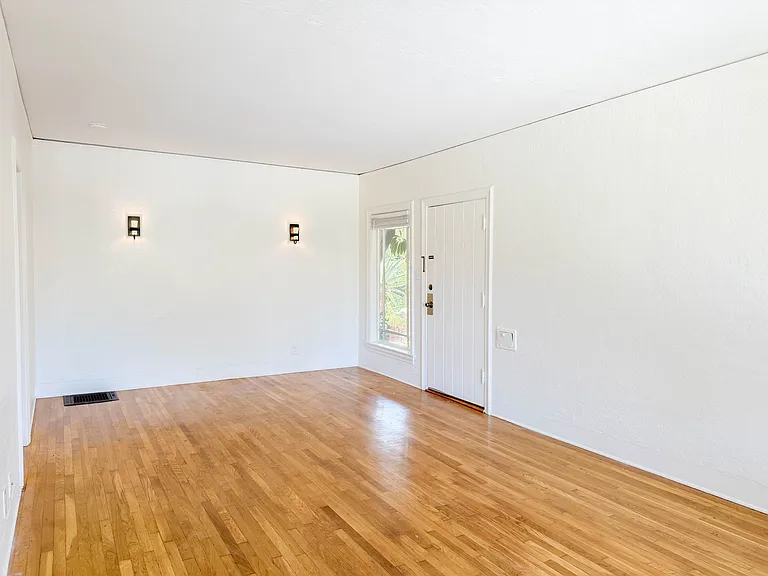 3772 Park Blvd #8 — Photo 4