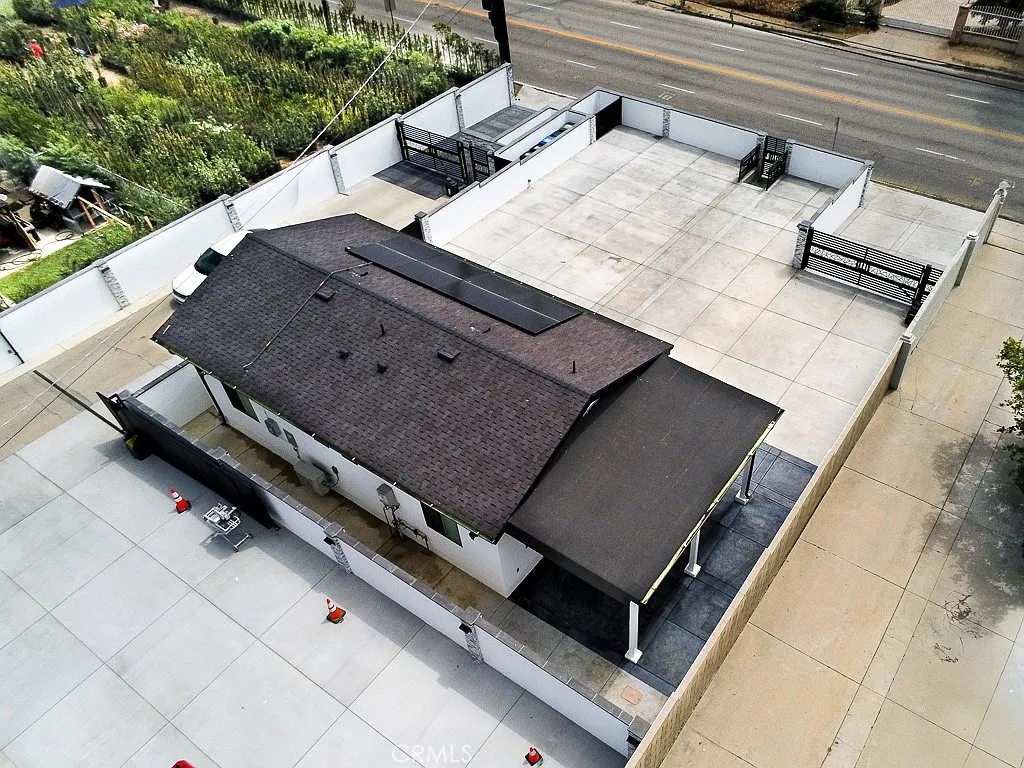 Building Photo - 13310 1/2 Glenoaks Blvd
