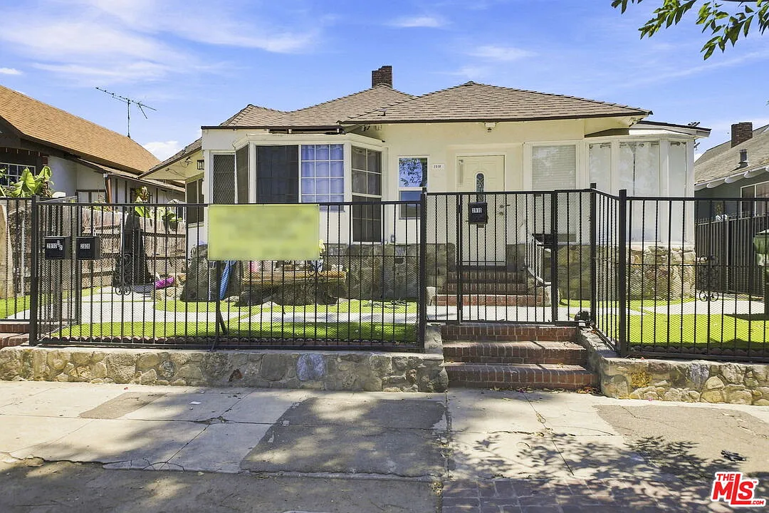 5 bed, 2.5 bath, $4,295 — Photo 1