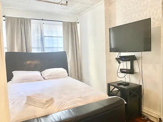 Rented by Strike Realty NY, LLC | media 15