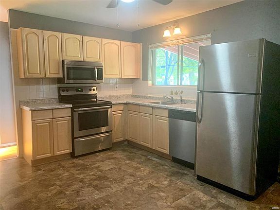 4th image of 2480 Flamingo Dr