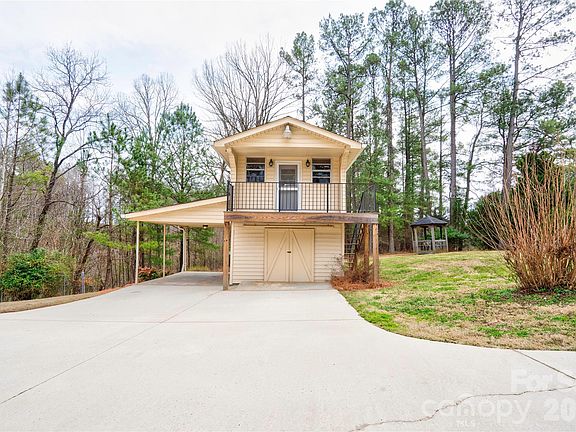 3rd image of 845 Long Branch Rd